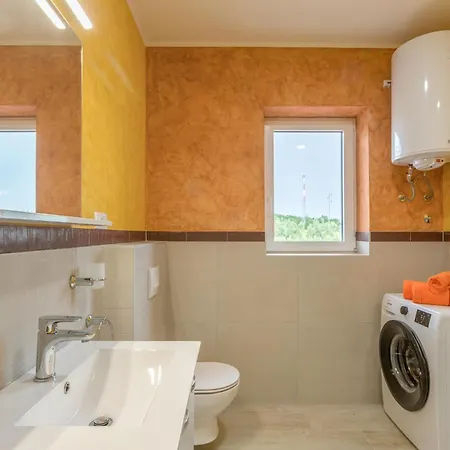 Pet Friendly In With Wifi Umag