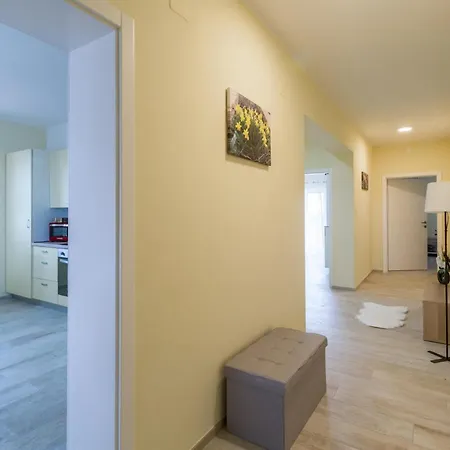 Pet Friendly In With Wifi Apartment Umag